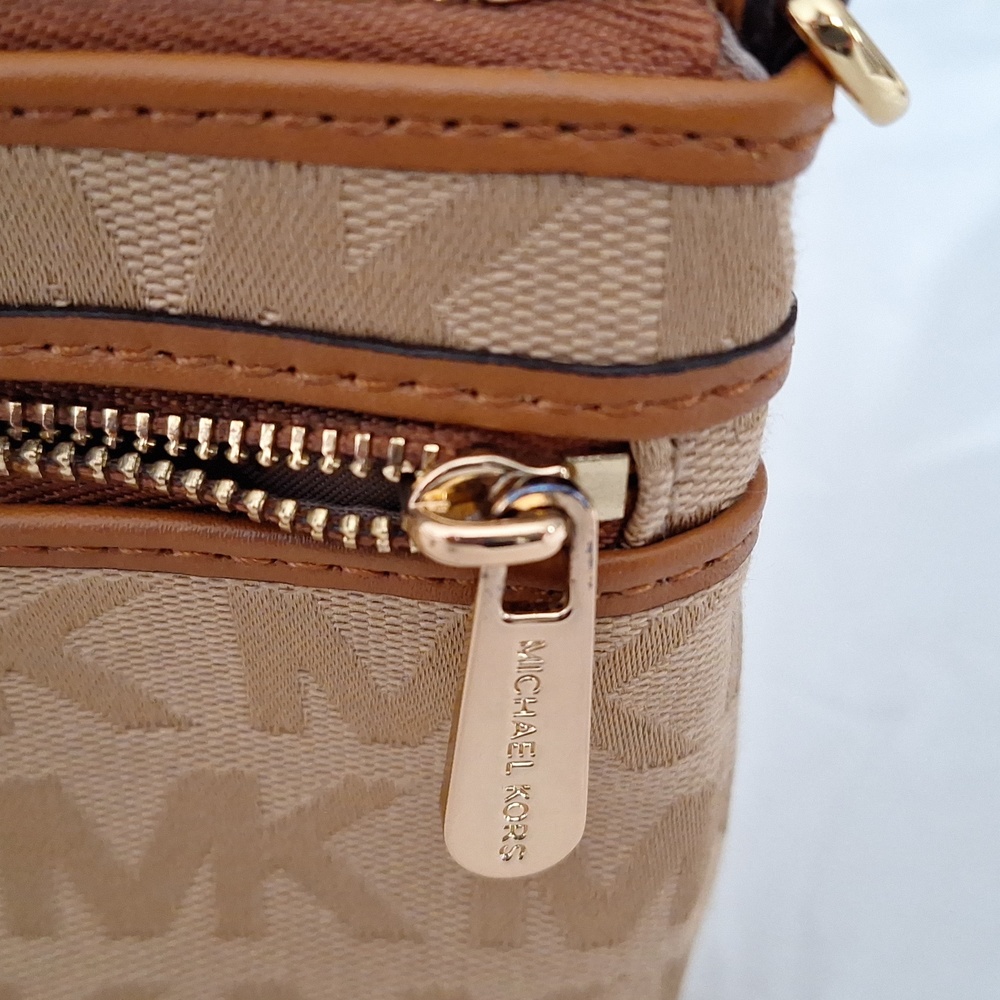 Michael Kors - Picture 4 of 5